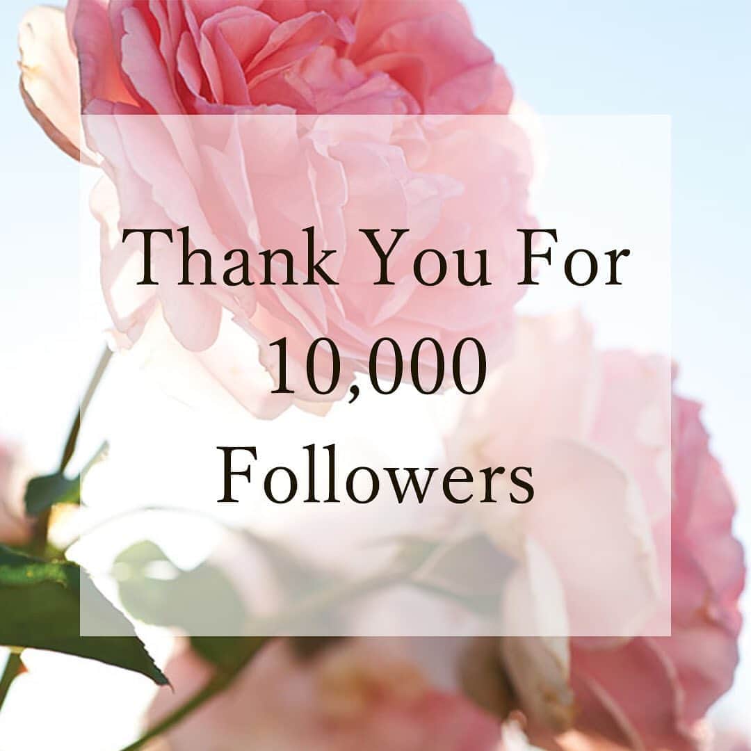 Jurlique Japanさんのインスタグラム写真 - (Jurlique JapanInstagram)「いつもジュリーク公式Instagramをご覧いただいている皆様へ🌹  この度、ジュリーク公式Instagramの フォロワーが10,000人を突破いたしました💐  10,000人のフォロワーの皆様に 心より感謝申し上げます。  Instagramを通じてこんなにも多くの方々と 繋がれたことをとても嬉しく感じております🌿  日々皆様からいただくいいねやコメントが 私たちの励みになっています。  これからも、皆様のライフスタイルが心地よく 豊かなものになるよう情報発信を続けて参ります。  今後もジュリーク公式Instagramを よろしくお願いいたします🌹 . . . . . #ジュリーク #jurlique #心地良い暮らし」8月28日 18時21分 - jurlique_jp