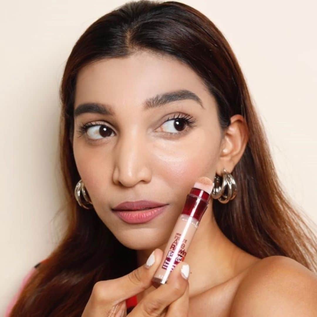 Maybelline New Yorkさんのインスタグラム写真 - (Maybelline New YorkInstagram)「@juhigodambe🇮🇳 brightens her eyes with our #instantagerewind! This formula is packed with powerful ingredients like gogi berry to give you the coverage you need while also treating your skin. Drop a ❤️ below if you can’t get enough of this concealer!」8月29日 0時05分 - maybelline