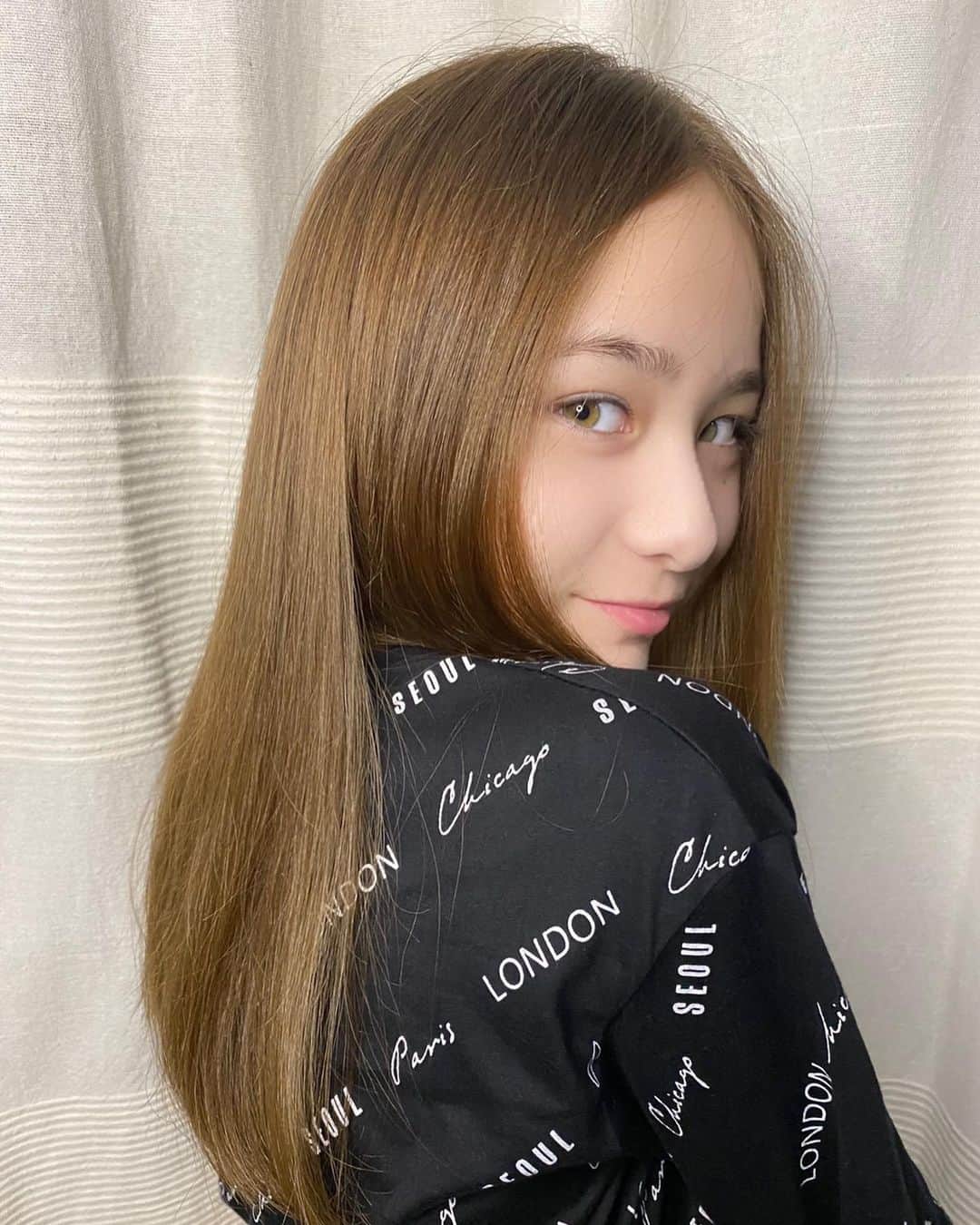 サマーヘイズ・アイラさんのインスタグラム写真 - (サマーヘイズ・アイラInstagram)「✂︎✂︎✂︎髪をきりました✂︎✂︎✂︎ 5センチくらい。そしてトリートメントをしてサラサラサラになりました✨    #サマーヘイズアイラ  #アイラサマーヘイズ #アイラ #hair#髪切った #js#jsガール#js6#小6#小6女子  #instalike#instagram#instagood #japanesegirl」8月28日 18時40分 - ayla_summerhays