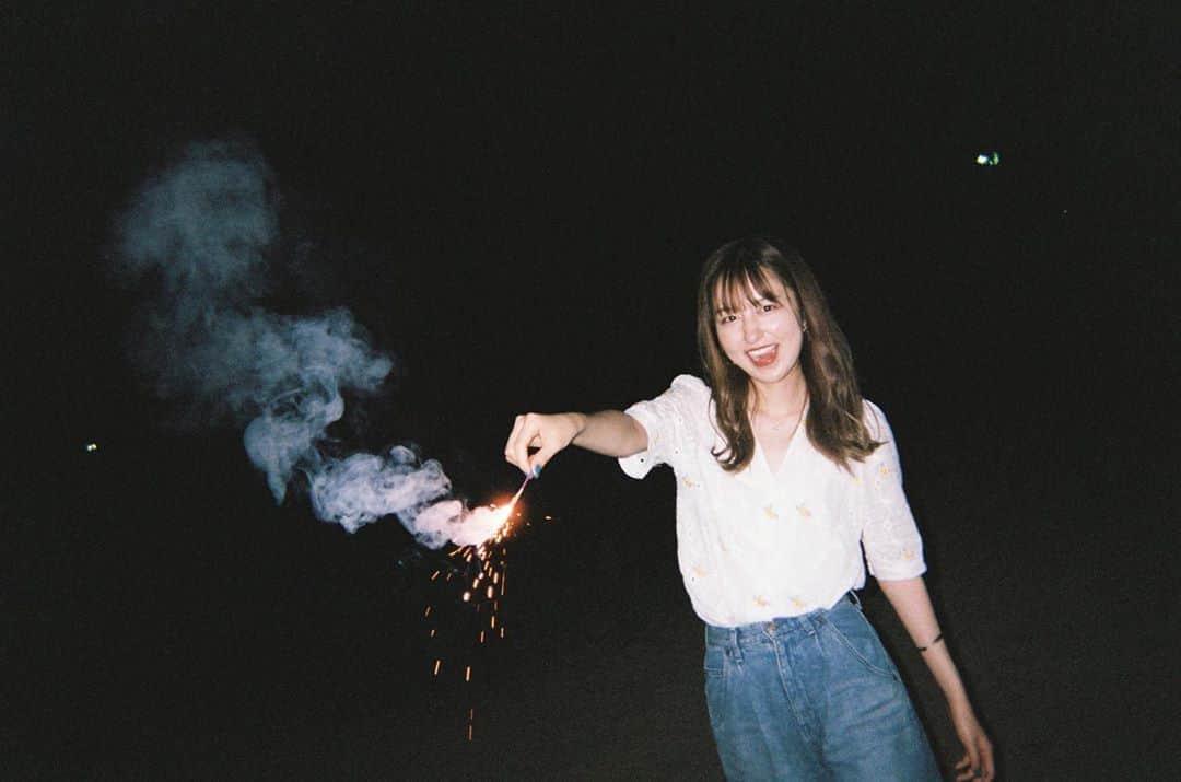 市野莉子さんのインスタグラム写真 市野莉子instagram 今年の夏は あっという間やなぁ Youtubeみてね りかりこ 花火 夏 フィルムカメラ フィルム Film Camera Summer Rikariko Youtube 8月28日 19時04分 Riko Ichino