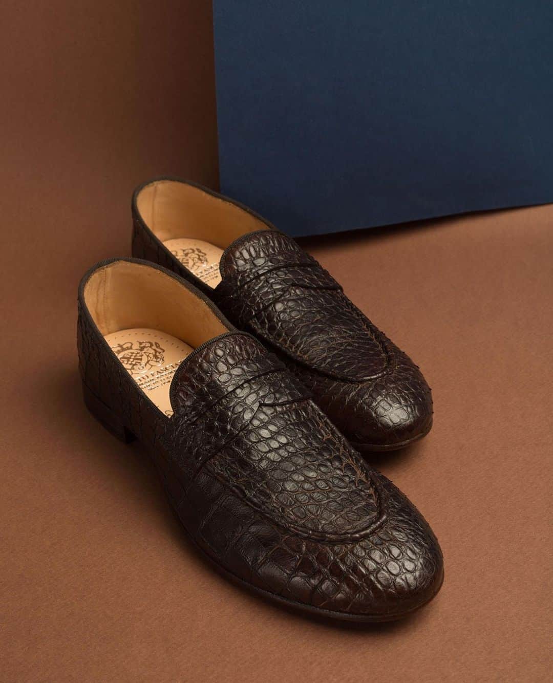 アルベルトファッシャーニのインスタグラム：「The most wanted pieces of the season:  UP TO 30% OFF⁠ www.albertofasciani.it⁠ ⁠  #shoponline #albertofasciani #sale」