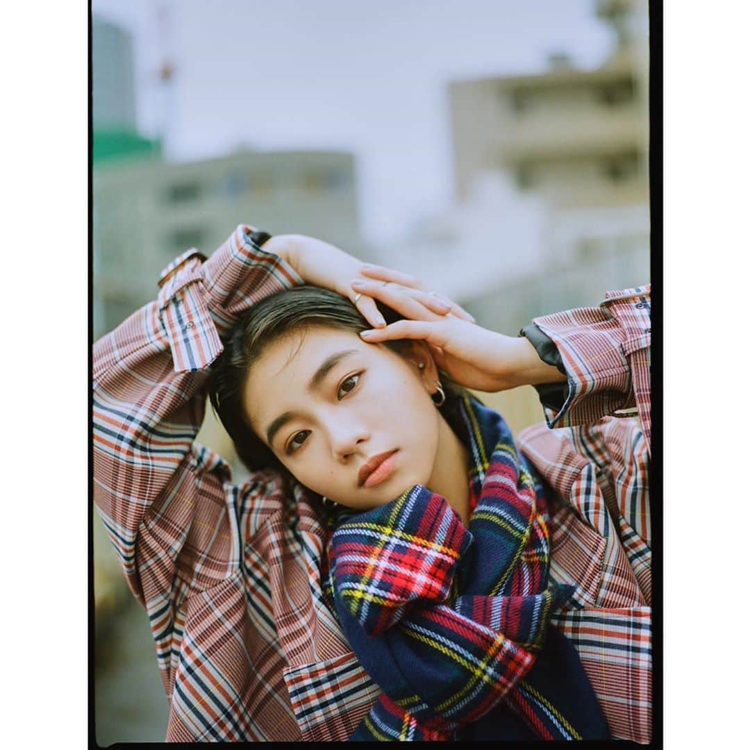 板橋よしえのインスタグラム：「. ________________________________________________﻿ ﻿ MIX CHECK DOUBLE COAT﻿ ¥33,000(in tax)﻿ size: 1 / 2﻿ color: RED / BROWN﻿ 10月中旬入荷予定﻿ ﻿ GOOD DAYS CHECK PLEATS JUMPER SKIRT﻿ ¥27,500(in tax)﻿ size: 1 / 2﻿ color: BEIGE / NAVY / BLACK﻿ 10月中旬入荷予定﻿  FRINGE RIBBON MUFFLER﻿ ¥8,250(in tax)﻿ color: RED CHECK / NAVY CHECK / BLACK﻿ ﻿10月中旬入荷予定﻿ ______________________________________________________﻿ ﻿ Candy Stripper MagazineはプロフィールページのURLからご覧いただけます✅﻿  #candystripper #candystripper_magazine  #hina_faky  ﻿」