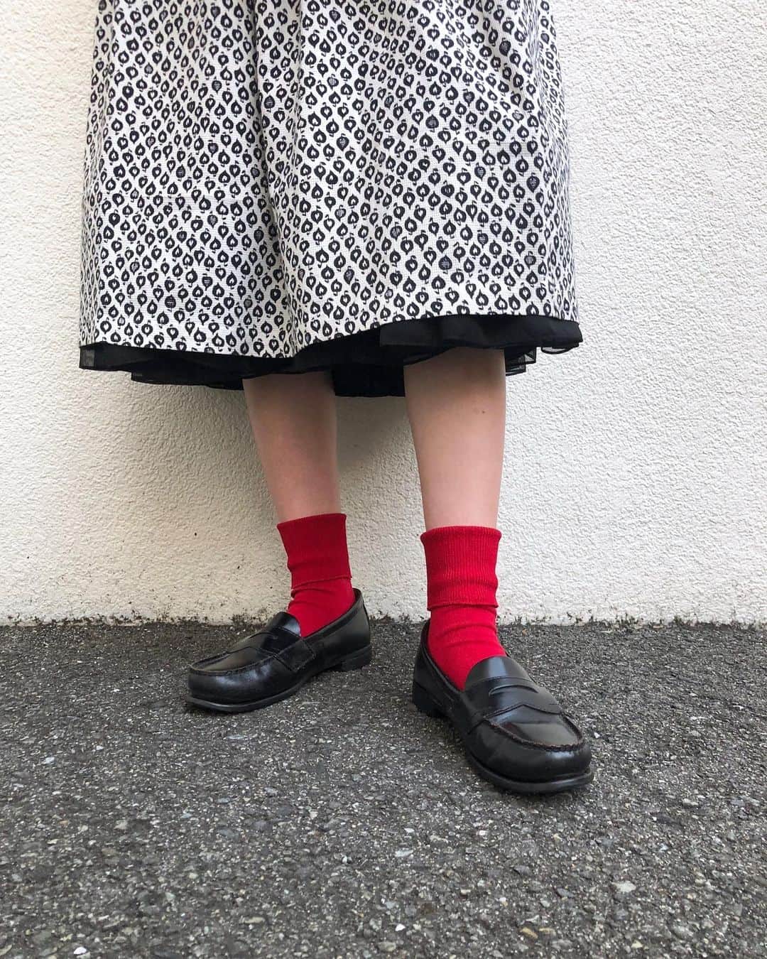 NUTTY Vintage&Collectibleのインスタグラム：「🍒RECOMMEND ITEM🍒  ☑︎MILKY CHERRY:Leg by NUTTY  NUTTYの不動の人気者！ オリジナル三つ折りソックス「MILKY」 秋の色遊びにもってこい、な優れもの🍒 コーディネートのポイントに 是非取り入れてみてください♡  💌VINTAGE ONLINE STOREよりお買い求めいただけます💌 ㅤㅤㅤㅤㅤㅤㅤㅤㅤㅤㅤㅤㅤ ------------------------------------ 🛍NUTTY通販について🛍 ------------------------------------- ＜ONLINE STORE＞ VINTAGE▶︎http://nutty.theshop.jp/ USED SELECT▶︎https://nuttyselect.official.ec/ （プロフィールページURLよりjump🕊） ㅤㅤㅤㅤㅤㅤㅤㅤㅤㅤㅤㅤㅤ ＜VIDEO CHAT SHOPPING＞ テレビ電話をお繋ぎして、リアルタイムでご案内いたします。詳細は過去の投稿をご覧ください。」