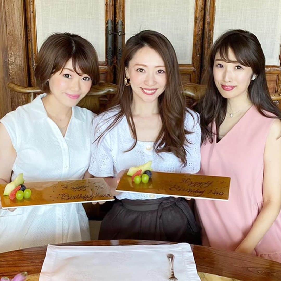 アレルギーナビゲーター 細川真奈 ❤さんのインスタグラム写真 - (アレルギーナビゲーター 細川真奈 ❤Instagram)「#食物アレルギー_中華 #子連れランチ東京 . 大学時代から仲良しの友人達と @thepeninsulatokyo の「ヘイフンテラス」でランチ🥢✨ 前回3人で集まった時はまだ妊娠中だったので、 今回は👶🏻も連れて6人で会えてとーっても嬉しかったなぁ☺️💓 奈央ちゃんと一緒にお誕生日のお祝いもしてもらっちゃった❤️千春、奈央ちゃん、ありがとう🎁✨✨ . ヘイフンテラスは ランチは個室料無料、 今回は予約時に3人ともベビーカーと伝えていたからか10人用の個室をご用意下さりました✨ 広々使えて、席の間もかなり余裕がありコロナ対策もバッチリ❣️ ペニンシュラオリジナルのマスクケースも繰り返し使える物だったのでお持ち帰りさせて頂きました😷✨ . 予約時に食物アレルギーの旨を伝えたところ、 調理場へ確認してから折り返しのご連絡を下さり、 通常メニューとは一部変更にて対応して頂けました✨（例えば、麺類→卵ナシ炒飯など…） スワイプ③枚目 可愛い点心ももちろん、  #卵乳製品不使用 です。 ※コンタミネーション🆖の方はご自身でご判断ください。 . 今までとは違って、 アレルギー対応＋"子連れ可"と、 確認事項が増えて少し大変ですが 沢山開拓していきたいと思います❣️❣️ 👶🏻連れにも優しい上に とーっても美味しかったので、また行きたいリストに仲間入り💓 . . #銀座子連れランチ #銀座ランチ #ヘイフンテラス #ペニンシュラ東京 #6月生まれベビー #2020ベビー #令和2年ベビー #男の子ママ #新米ママ #生後2ヶ月 #生後2ヶ月ベビー  #ママライフ #卵アレルギー #乳製品アレルギー #山芋アレルギー #ナッツアレルギー #食物アレルギー #アレルギー #大人の食物アレルギー #アレルギーナビゲーター #食物アレルギー_銀座 #食物アレルギー_東京」8月28日 19時41分 - manahosokawa