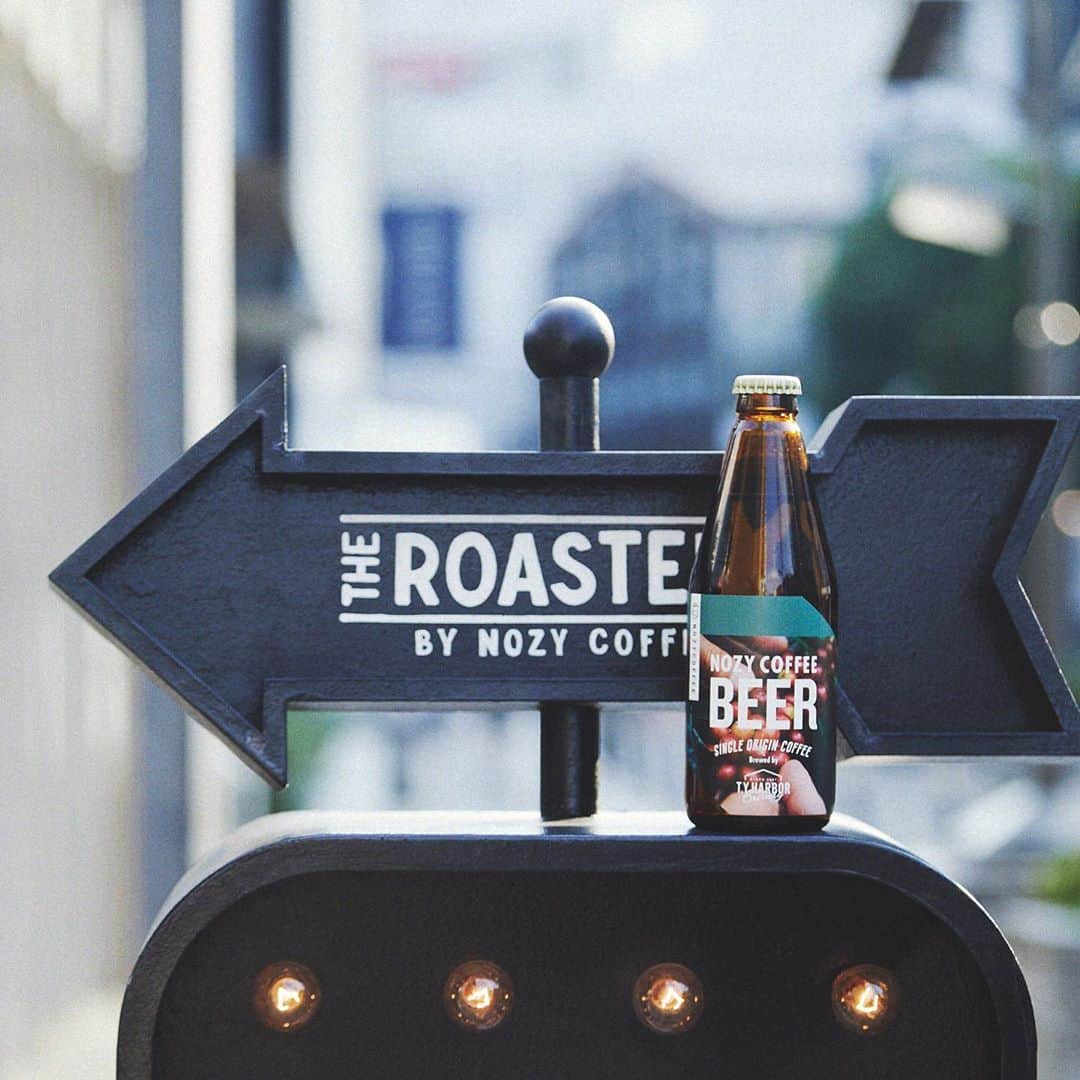 TYSONS&COMPANYさんのインスタグラム写真 - (TYSONS&COMPANYInstagram)「・ 【NOZY COFFEE BEER】 - 醸造の裏側 - 先日から新発売して以来、好評のNOZY COFFEE BEER！ 本日はその醸造の、裏側を少しだけご紹介いたします！ ・ 2枚目の動画はバリスタがシングルオリジンの豆を丁寧にエスプレッソ抽出している様子です。 作業に掛かった時間は一時間越え！ ・ 3枚目は抽出したエスプレッソを醸造タンクへ投入している様子。 抽出仕立てのエスプレッソを贅沢に使用しています。 ・ ・ こうして仕上がったビールは、まさに「コーヒーの旨味がそのまま」感じれる、コーヒーを飲むように楽しめるビールに。 リピーター続出の一杯となりました。 ・ オンライン販売は8/31(月)まで。 お得なスペシャルセットを是非お試しください！ (リンクはTopのハイライトよりご確認頂けます) ・ ボトル販売 ・ THE ROASTERY by NOZY COFFEE ・ T.Y.HARBOR Brewery Shop ・ SMOKEHOUSE ・ No.4 ・ ドラフト提供 ・ SMOKEHOUSE ・ crisscross ・ No.4」8月28日 19時44分 - tysonsandcompany