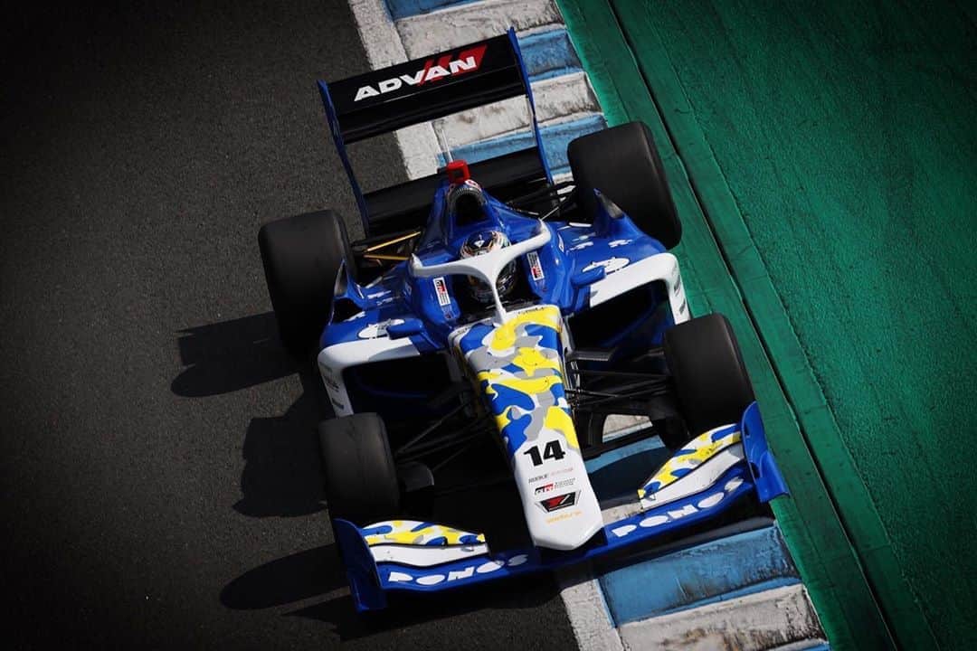大嶋和也のインスタグラム：「SFもついに今週開幕です！ #rookieracing #ponos #にゃんこ大戦争 #superformula #三橋仁明」