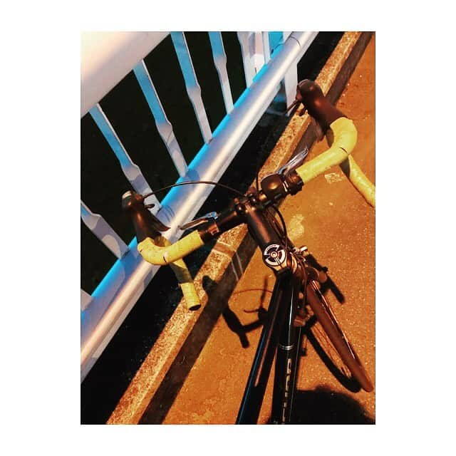 JONTEさんのインスタグラム写真 - (JONTEInstagram)「🚴‍♂️ #自転車 #汗だく #雨 #夜景」8月28日 19時52分 - jtfav