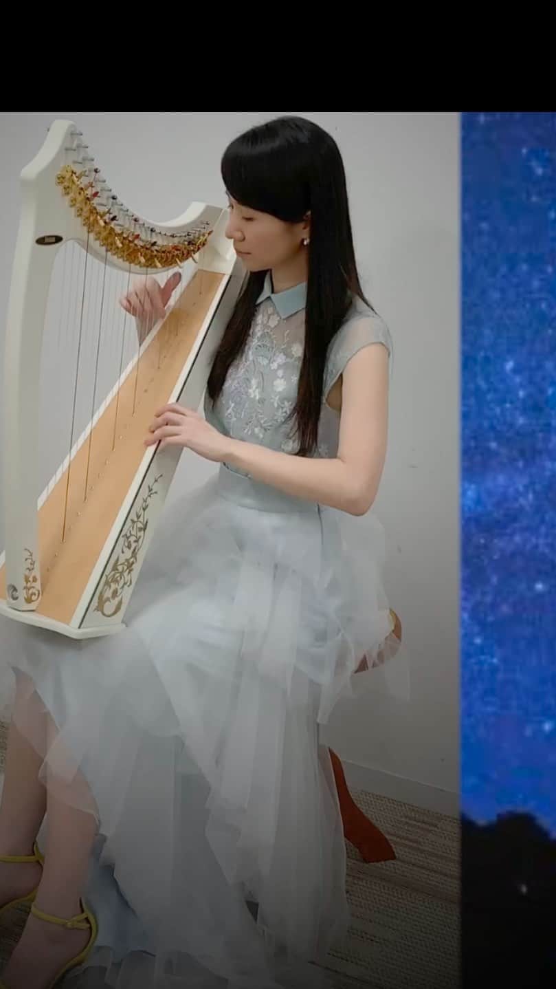 のインスタグラム：「#ホールニューワールド #アラジン #awholenewworld  #aladdin  arranged by miyabi  広い空へ 羽ばたこう〜✨🦄✨  #サウルハープ  #青山ハープ #aoyama #saulharp 25 strings  ハープ #音楽 #松岡みやび #ミヤビメソード #心理学 #癒し  #harp #music #miyabimatsuoka #harpistlife #healing」