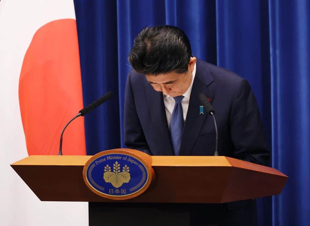 首相官邸さんのインスタグラム写真 - (首相官邸Instagram)「「国民の皆様。８年近くにわたり、本当にありがとうございました。」(本日の安倍総理記者会見における冒頭発言より) @shinzoabe」8月28日 20時07分 - kantei