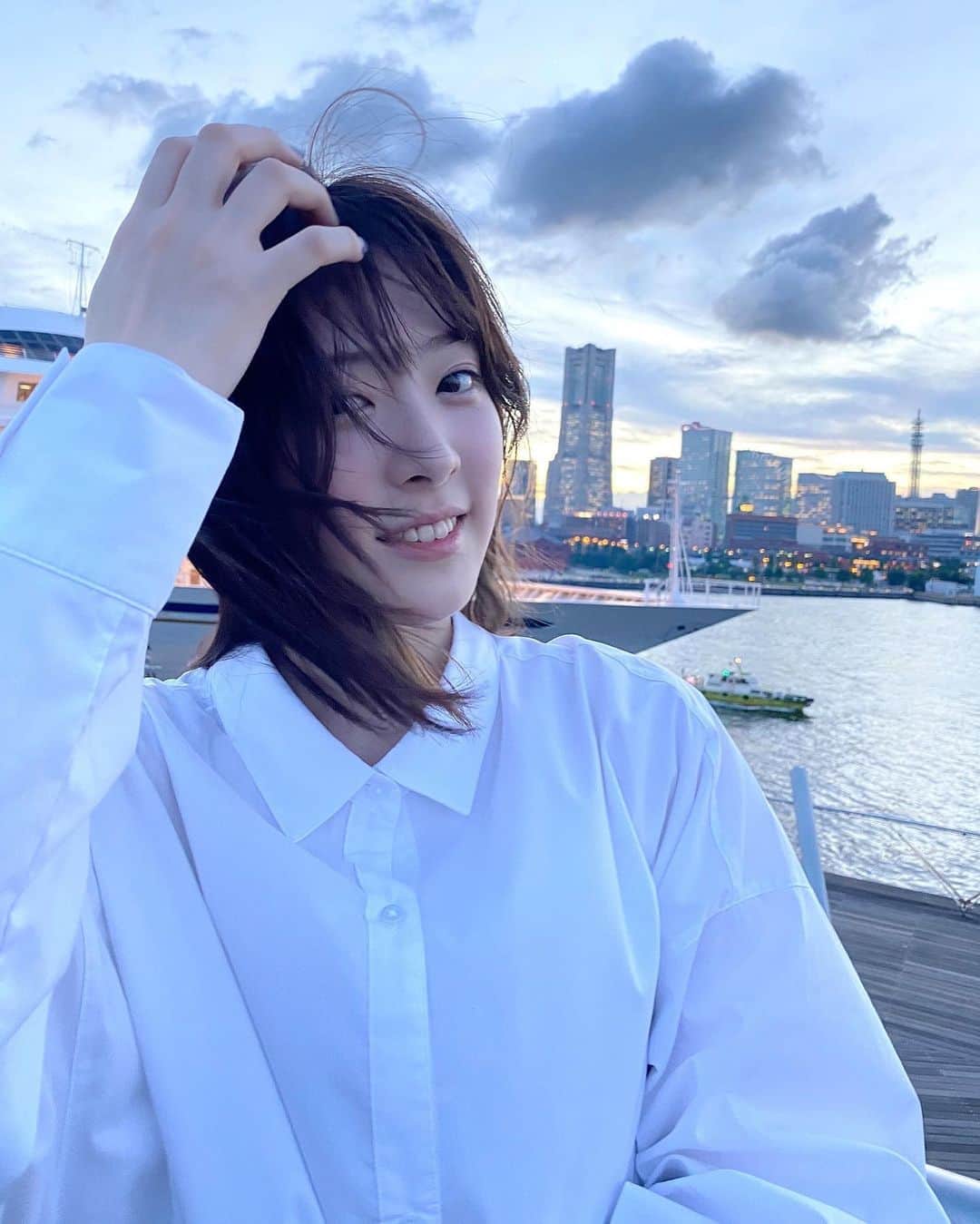 水上京香さんのインスタグラム写真 - (水上京香Instagram)「陽が暮れる少し前。 スーッと風が流れていくようなこの時間が好きです。」8月28日 20時17分 - kyokaminakami_official