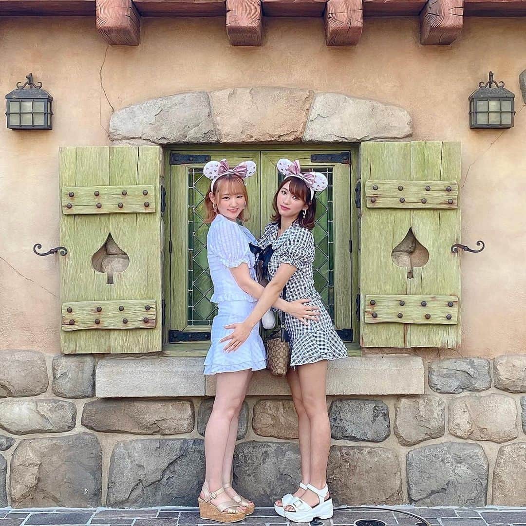 Riinaさんのインスタグラム写真 Riinainstagram ふたごちゃん お洋服もピアスも Lik A Mle Kr 相変わらずプリクラはすごい ディズニー ディズニーコーデ 双子コーデ 双子ディズニー ディズニーランド 美女と野獣 8月28日 時19分