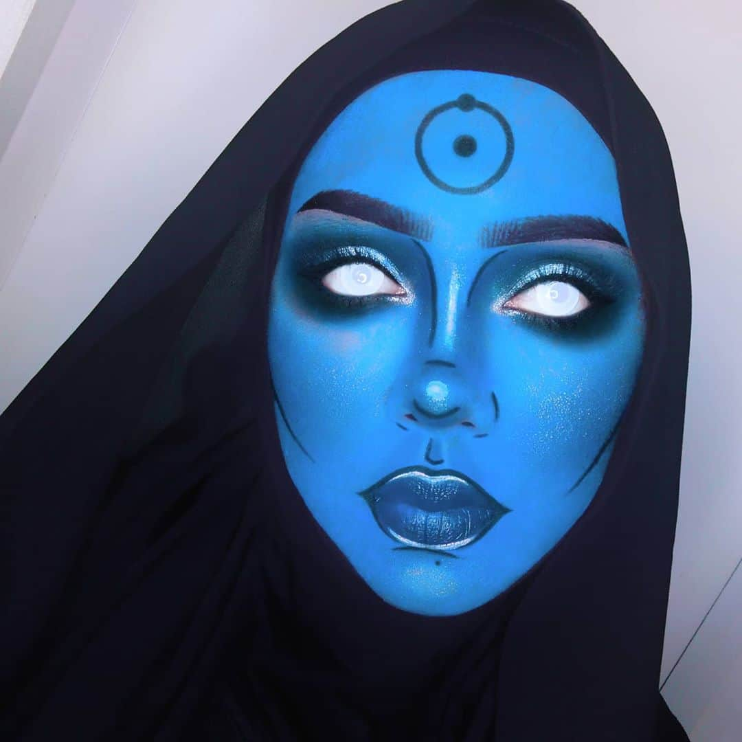 queenoflunaさんのインスタグラム写真 - (queenoflunaInstagram)「I am tired of earth. These people. I am tired of being caught in the tangle of their lives. 🪐💙 - Doctor Manhattan . How do you guys feel about the Watchmen TV show? And who's your favourite character? . . . #watchmen #jonosterman #watchmenhbo #dc #dccomics #halloween #halloweenmakeup #halloweenmakeupideas #watchmencosplay #drmanhattan #doctormanhattan」8月28日 20時26分 - queenofluna