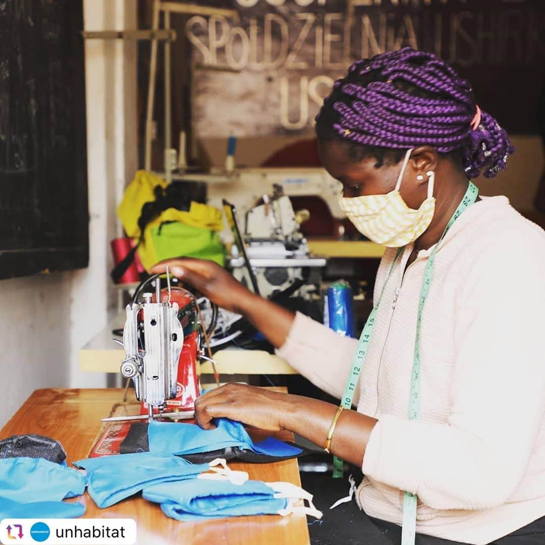 ビクター・ワニアマさんのインスタグラム写真 - (ビクター・ワニアマInstagram)「#Repost @unhabitat with @reposter.app . 😷7000 masks and counting! Kenyan football star @victorwanyama is working with us to provide masks to inhabitants of two of Nairobi’s informal settlements to protect them against #COVID19.   The project has created jobs for women and youth in Kibera and Mathare who were responsible for sewing and branding the masks.   One of the tailors involved in making the masks, John Odhiambo from Kibera said he was proud of helping his community to curb the spread of the virus https://bit.ly/3lpsCBz  ✨#TakeAction4Cities」8月28日 20時37分 - victorwanyama