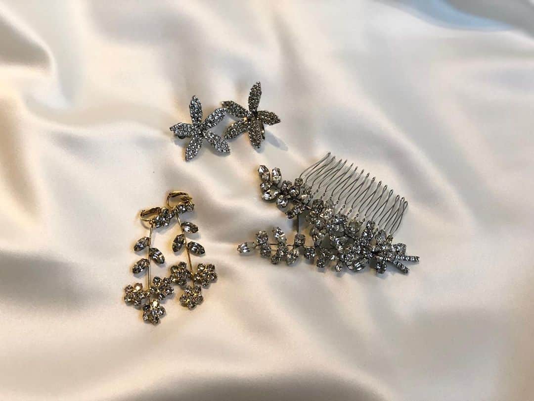 THE DRESS SHOPのインスタグラム：「.  THE DRESS SHOPではJENNIFER BEHRなどの インポートアクセサリーも多数ご用意しております＊  ハイセンスなアクセサリーで よりお洒落に、より気分をあげて 特別な一日を楽しみませんか🕊  プロフィールのリンクよりHPがご覧いただけます✩ @the.dress.shop.decollte」