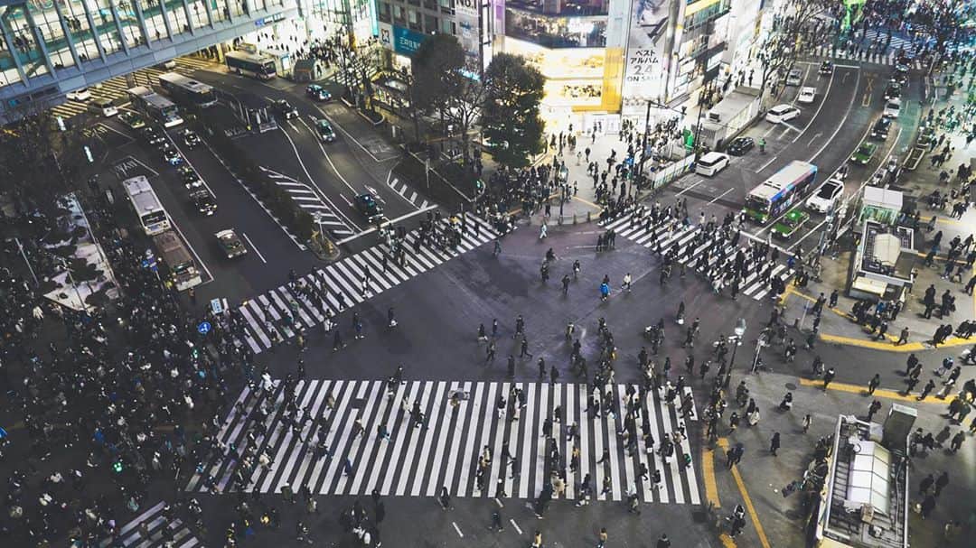 Takemi Yoshiokaのインスタグラム：「shibuya 渋谷 去年 渋谷のスクランブル上から。 懐かしいー #渋谷 #shibuya #去年」