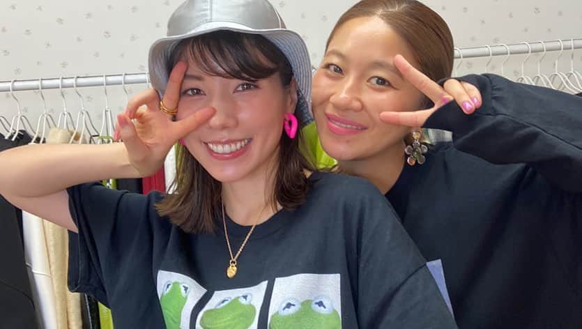 仲里依紗さんのインスタグラム写真 - (仲里依紗Instagram)「よっぴーさん @littlesunnybiteyoppy のYouTubeで第二弾公開されました🥰✌️❣️❣️❣️ よっぴーさんとの出会いだったりたくさんお話ししてる🥰🙏 楽しかったぁ😍✌️💕💕💕」8月28日 20時46分 - riisa1018naka