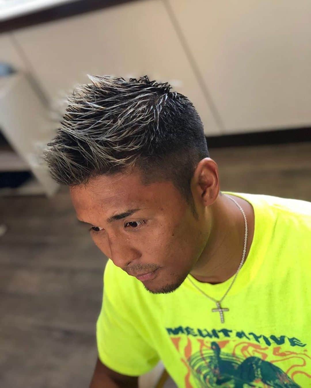 大沢文也さんのインスタグラム写真 - (大沢文也Instagram)「カットカラーしてきました！ どう？？自分的にかなりお気に入りです🤩🤩 @dbond724 いつもありがとうございます😊  #カット #カラー #カットカラー #おしゃれ #オシャレ」8月28日 21時22分 - fumifumi_k1