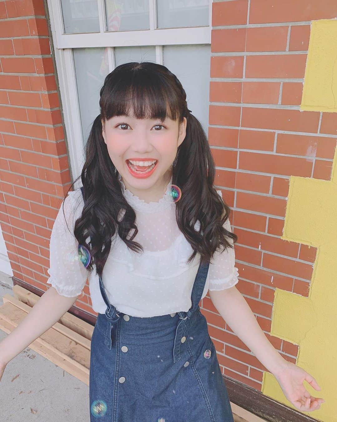 吉川ひよりさんのインスタグラム写真 - (吉川ひよりInstagram)「﻿ ✿ ✿ ✿ ✿ ✿ ✿ ✿ ✿﻿ ﻿ ✴︎8/29 （土）anation2020﻿ 　　　Yellow Stage 18:50〜﻿ リベンジのanation沢山の方に見てもらうぞ〜!!﻿ ﻿ ✴︎8/30（日） 生配信イベント♬﻿ 絶対楽しめる可愛い♡楽しみにしててねっ♡!!﻿ ﻿ ✴︎8/31（月） としまえんラストライブ﻿ 　　18:00〜19:00 それいゆステージ﻿ ﻿ としまえんさんが94年に幕を閉じる日です!!﻿ としまえんスペシャルサポーターとしてライブで盛り上げます！！﻿ ﻿ 3日間笑顔でいっぱいにしよう!!﻿ という事でひよりんスマイル☺︎をお届け♡﻿ ﻿ 　﻿ #piyochanstagram﻿ #Smile #笑顔　﻿ #スケジュール　#3日間楽しみ♡﻿ #anation #としまえん　﻿ #シャボン玉　﻿ #はしゃぐ　#19歳　﻿ #かなみん　が撮ってくれたよ💙﻿ ﻿ ﻿」8月28日 21時34分 - hiyori_yoshikawa_official