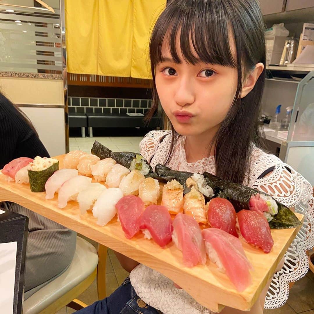りょう（民謡ガールズ）のインスタグラム：「🍣🥺  #過去pic #おすし #おいしい  #lfl #i4i #instalike #instagood  #japanesefood #japanese  #susi #delicious #good #followｍe」