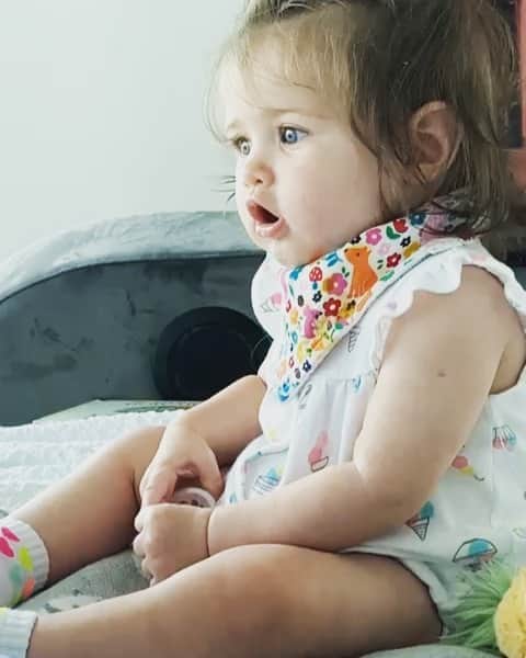 エイミー・ウィラートンのインスタグラム：「#growler 👹 slightly worried all those hours of watching lord of the rings extended edition has reflected a mini Gollum in my baby .... however I completely and utterly love you my wonderful wierdo!」