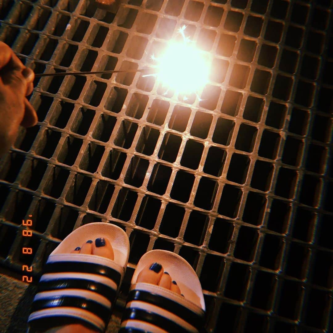 永井葉月さんのインスタグラム写真 - (永井葉月Instagram)「. . 🎇fireworks🎆 . . #summer #hanabi  #fireworks #adidas」8月28日 21時49分 - hazuki815hazuki