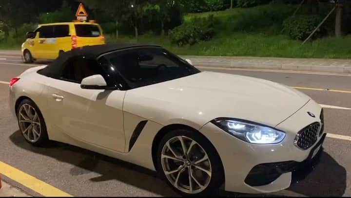 インジュン のインスタグラム：「Let’s GO~ . . . #bmw#Z4#second#car」