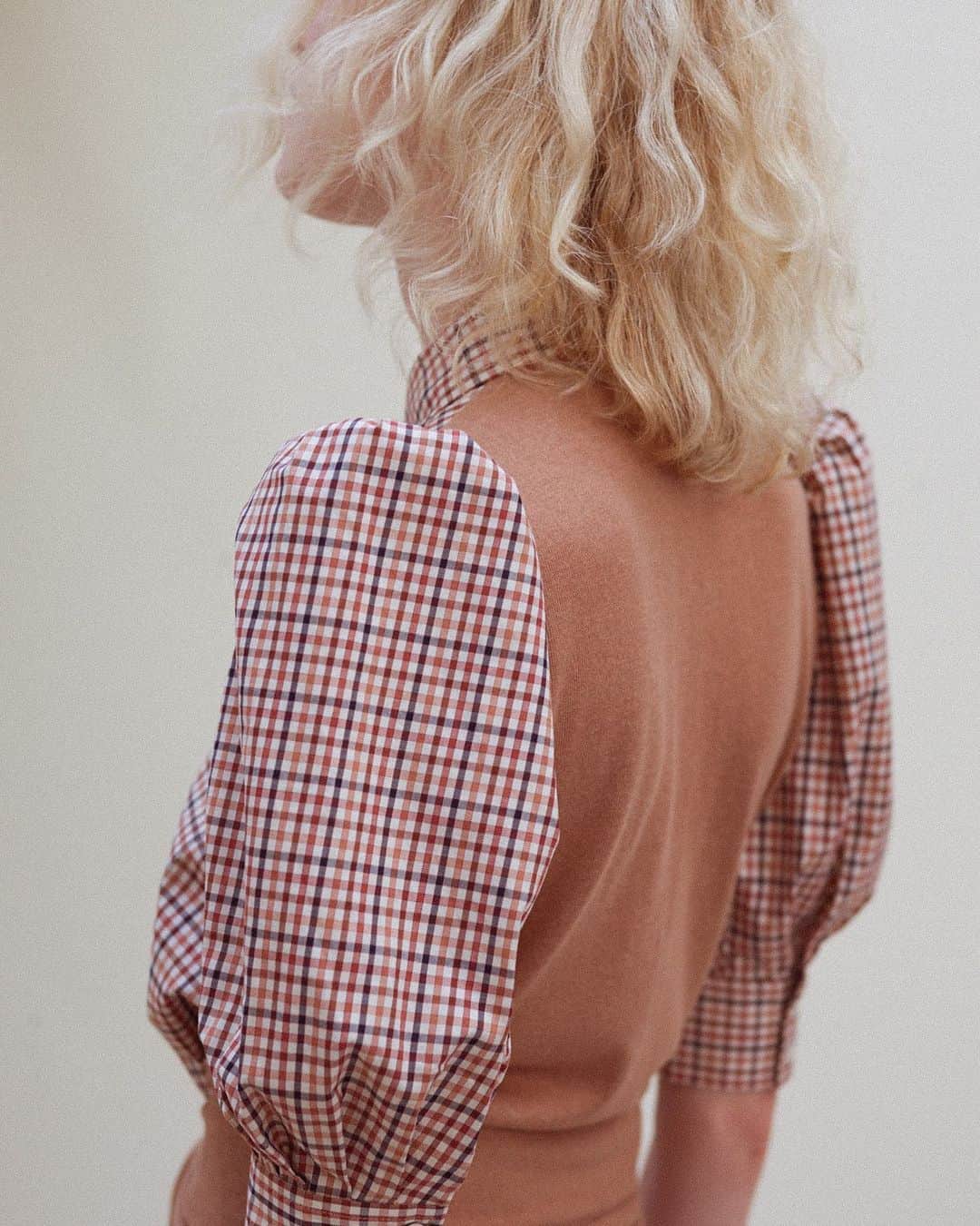 デレクラムのインスタグラム：「A complete fall look in one garment. Meet the Luis Plaid shirt dress: cleverly combining a check poplin with knit jersey detailing.」