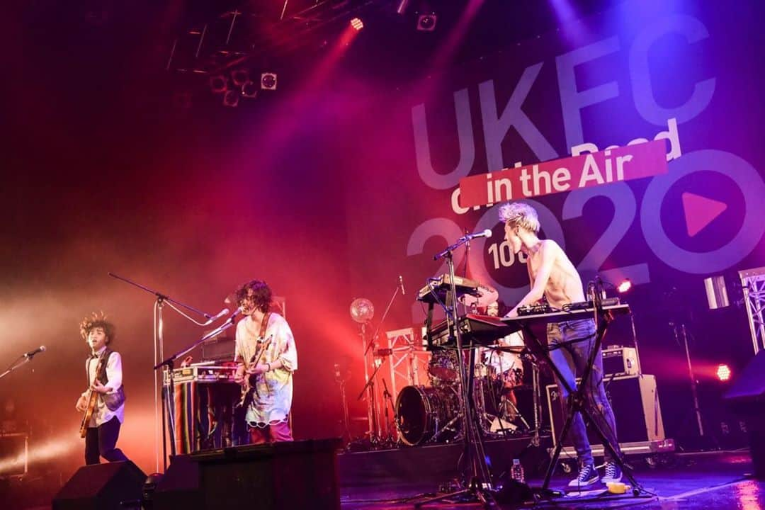 長島涼平のインスタグラム：「UKFC最高すぎ！！鼻血出そう！！  #thetelephones #UKFCintheAir #明日は #RUSHBALL」