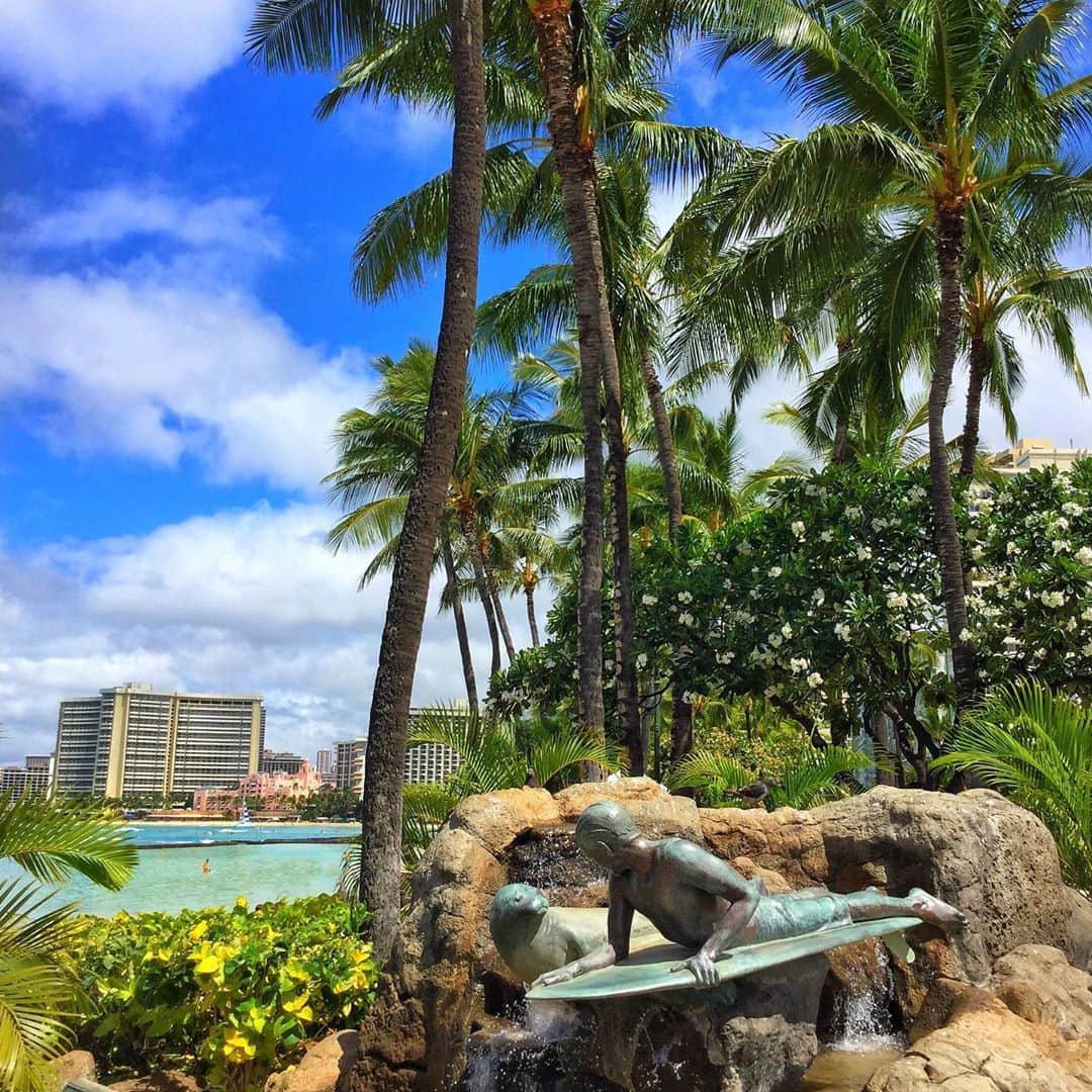 Belle Vie Hawaiiさんのインスタグラム写真 - (Belle Vie HawaiiInstagram)「Happy Aloha Friday🌴﻿ 皆様、楽しい週末を❣️﻿ ﻿ ﻿ 2020年8月7日撮影﻿ ﻿ ————————-﻿ ベルヴィー情報﻿ ・WEB﻿ クーポン使用で全品15%オフ⭐️﻿ クーポンコード: AA2629﻿ 本日最終日です❣️﻿ ﻿ ・ワイキキ店﻿ Stay-at-Home令により臨時休業中🙇‍♀️﻿ —————————-﻿ ﻿ ﻿ ﻿ #belleviehawaii﻿ #alohafriday #aloha﻿ #hawaiilife﻿ #ハワイ #ベルヴィー﻿ #ハワイ好き #ワイキキビーチ﻿ #ハワイ大好き #ハワイ生活﻿ #ハワイ行きたい #ハワイ在住﻿ #アロハフライデー ﻿ #アロハ #お得情報﻿ #オアフ島 #ハワイ情報﻿ #頑張れハワイ #ワイキキ﻿ #ホノルル #タイムセール﻿ #妄想ハワイ #ハワイライフ﻿ #ハワイ好きな人と繋がりたい」8月29日 8時04分 - belleviehawaii