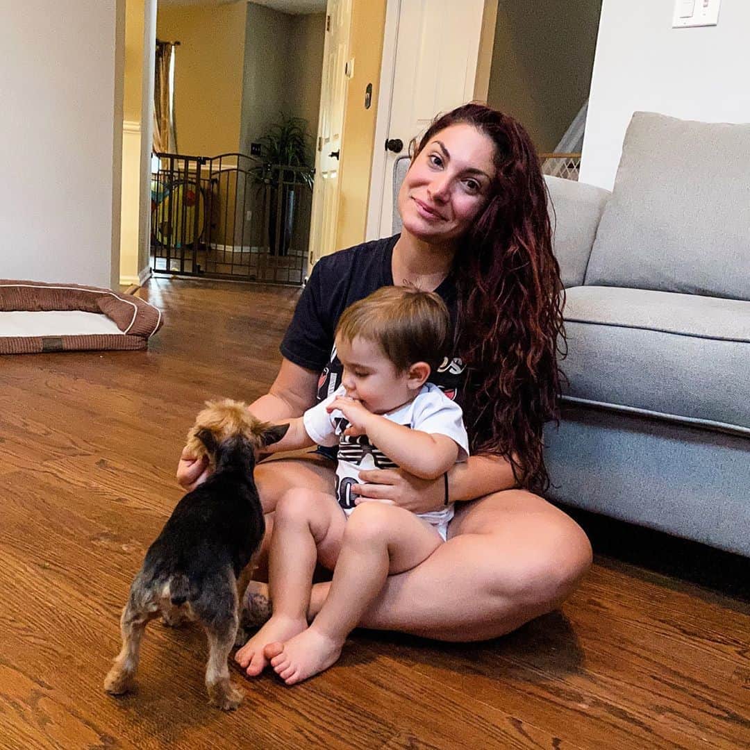 ディーナ・ニコール・コルテーゼのインスタグラム：「Mommy ❤️」