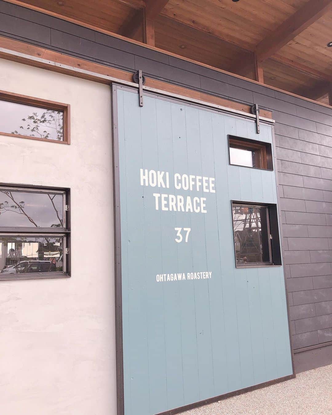maiii0301さんのインスタグラム写真 - (maiii0301Instagram)「#morning ♡♡ #cafe #朝ごはん #モーニング ━︎━︎━︎━︎━︎━︎━︎━︎━︎━︎━︎━︎━︎━︎━︎━︎━︎━︎━︎━︎ 先日、アクセサリーのお渡しに待ち合わせした 今月openしたcafe☕️ #ホキコーヒー #hokicoffee #hokicoffeeterrace 店舗は4店舗あります。 ♛︎	緑区 ♛︎	岡崎 ♛︎	中部国際空港 ♛︎	太田川 それぞれ、お店構えの可愛いカフェ♡ モーニング、ランチ、ティータイム、ディナーのメニューを楽しめるのも魅力。 ━︎━︎━︎━︎━︎━︎━︎━︎━︎━︎━︎━︎━︎━︎━︎━︎━︎━︎━︎━︎ 今回の太田川店はモーニングタイムに、海老とアボガドのバジルトーストプレートをいただきました♡ 前回の緑店のランチタイムには、チキンサラダ🥗プレートをいただき、月替わりなので今はまた違うメニューに！ ━︎━︎━︎━︎━︎━︎━︎━︎━︎━︎━︎━︎━︎━︎━︎━︎━︎━︎━︎━︎ @hoki.coffee.terrace  #帆季珈琲テラス #帆季珈琲テラス太田川店 #カフェ巡り ♡♡」8月29日 8時45分 - maiii0301