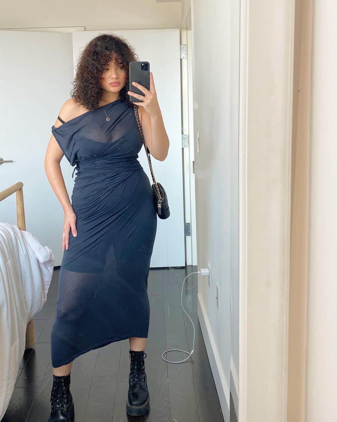 ダイアナ・ヴェラスのインスタグラム：「felt cute might delete l8r」