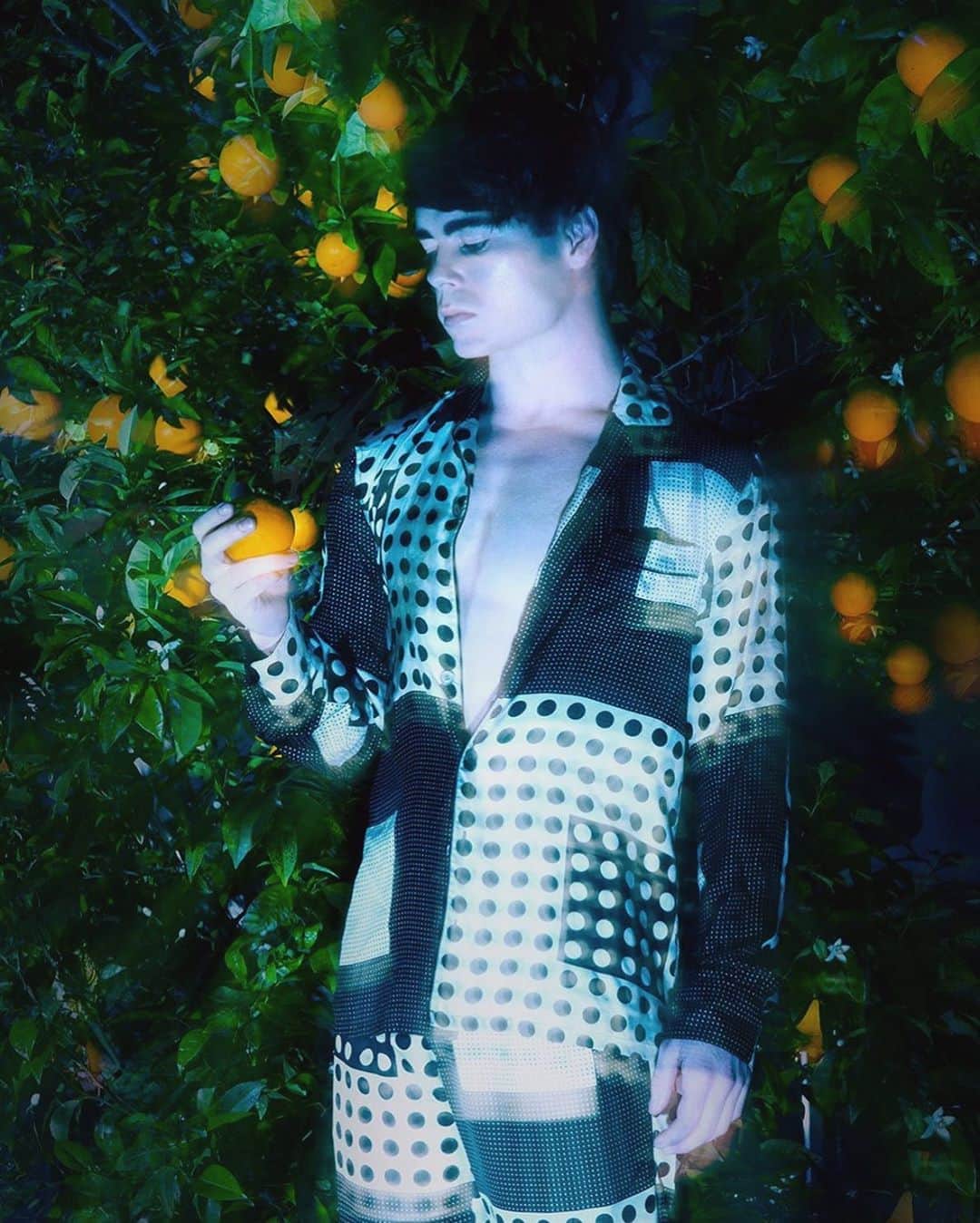 レオン・エルスのインスタグラム：「The future’s bright... the future’s orange. (📸by @bridger )」