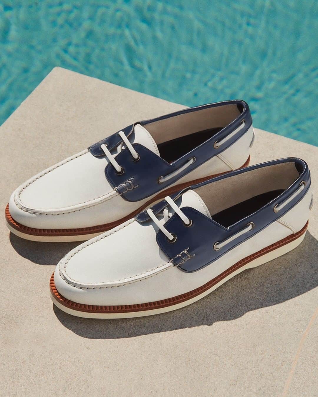 サントーニのインスタグラム：「A modern interpretation of an iconic silhouette.  #Santoni #makersofbeauty #SantoniSS20」