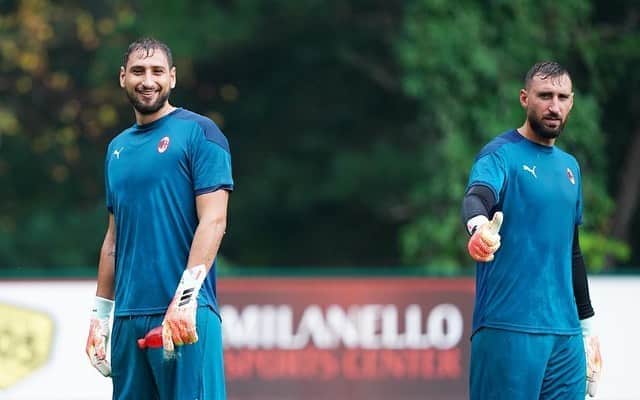 ジャンルイジ・ドンナルンマのインスタグラム：「Keep smiling, keep working 😄🧤 #WeTheReady」