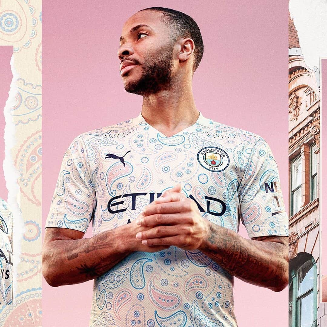 HYPEBEASTさんのインスタグラム写真 - (HYPEBEASTInstagram)「@hypebeastsports: @puma takes inspiration from Manchester's music heritage for @mancity's third kit. The paisley design is a nod to the Mod and Brit Pop eras of the 1960s and 1990s, two important moments in British culture. The paisley pattern itself has been designed using details from the club's crest, especially the rose and three river motifs while sitting on a white background, made up of Manchester City’s light blue color alongside a subtle pastel pink pattern. The kit is available now via PUMA.⁠⠀ Photo: PUMA」8月29日 0時58分 - hypebeast