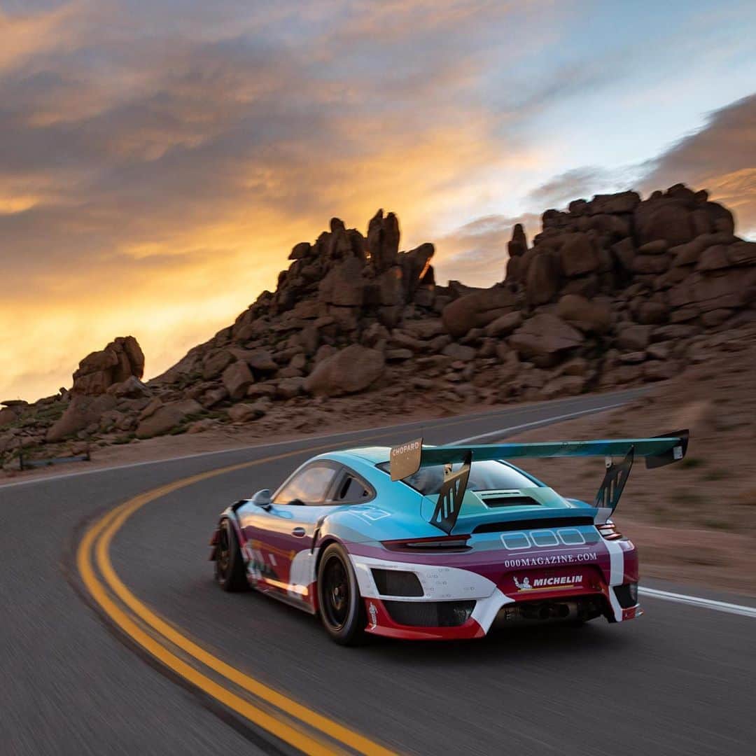 Porscheさんのインスタグラム写真 - (PorscheInstagram)「Another chapter in Pikes Peak’s racing history is about to be written; this Sunday @000Magazine founders' one-of-a-kind Porsche 911 GT2 RS - with six-time winner @rennod at the wheel – will go up against Jeff @zwart’s 935 in the Time Attack class at the 98th International Hill Climb.」8月29日 1時02分 - porsche