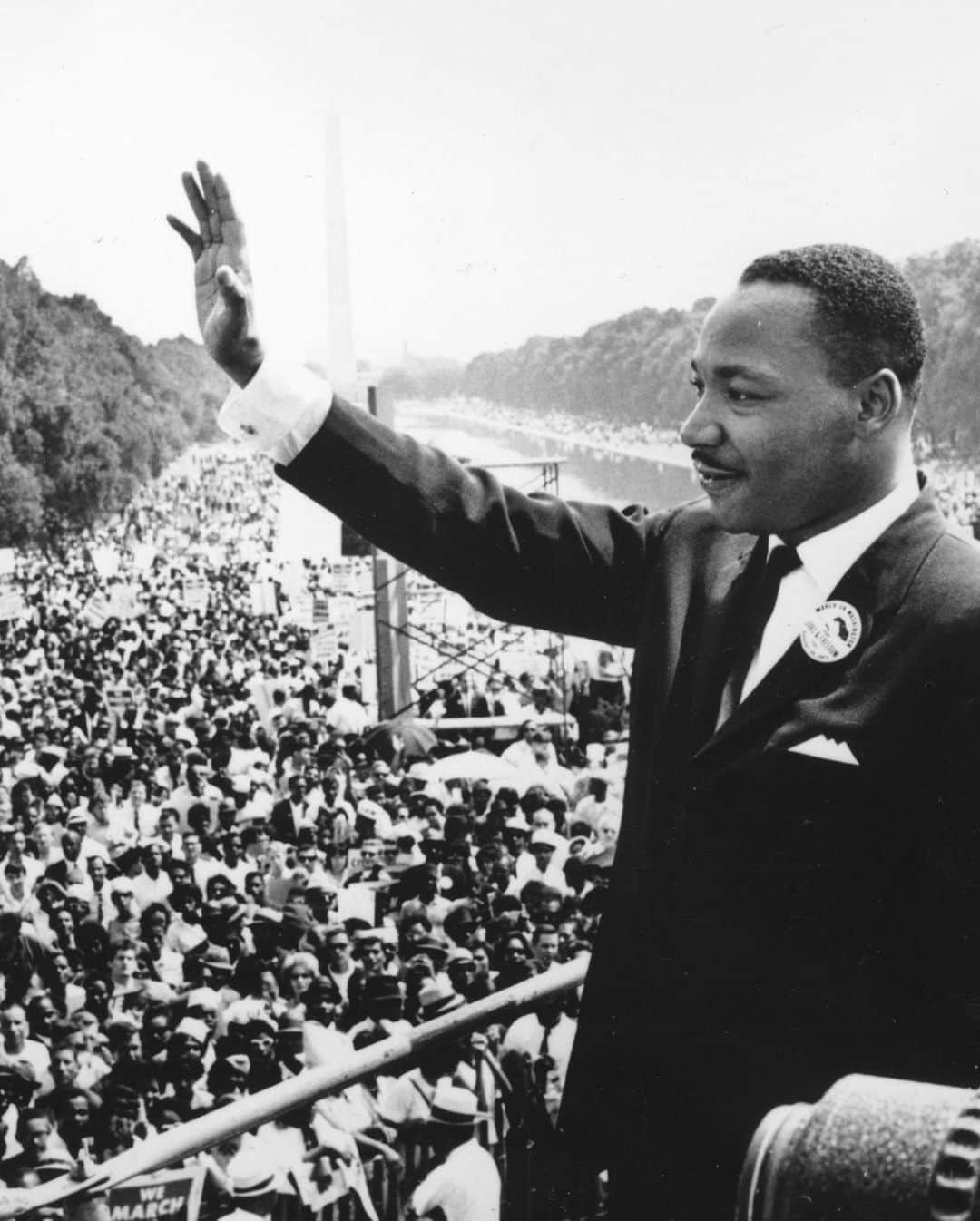 ドウェイン・ウェイドさんのインスタグラム写真 - (ドウェイン・ウェイドInstagram)「Thank you @nessaurelia for capturing this moment for me. 57 years ago to the date Martin Luther King Jr stood before a quarter of a million people from the steps of the Lincoln Memorial and spoke the words "I have a dream”」8月29日 1時08分 - dwyanewade