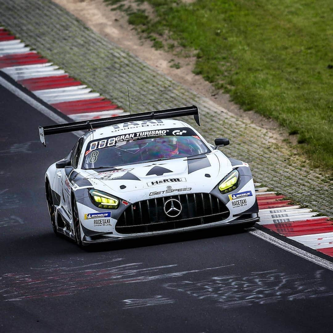 Mercedes AMGさんのインスタグラム写真 - (Mercedes AMGInstagram)「Seven Mercedes-AMG GT3s and three Mercedes-AMG GT4s enter the 6-hour race of the Nürburgring Endurance Series (VLN) on Saturday which is considered to be the highlight of the Nordschleife series. It is also the last test run for the legendary @24hnbr from 24-27 September. So far, our Mercedes-AMG GT3s have achieved six podium results in four races at the @nuerburgring and the Mercedes-AMG GT4 is still unbeaten in SP8T class. Good luck to @getspeed, @hauptracingteam, @10qracingteam, @teamblackfalcon and Hangar Zero by J.v.O. Autosport!  #AMGGT3 #MercedesAMG #MercedesAMGMotorsport #GT #Racing #Motorsport #10YearsAMGCustomerRacing #nürburgring #nuerburgring #nls #vln」8月29日 1時26分 - mercedesamg