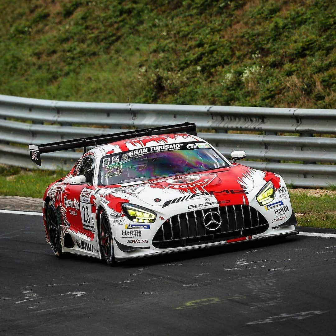 Mercedes AMGさんのインスタグラム写真 - (Mercedes AMGInstagram)「Seven Mercedes-AMG GT3s and three Mercedes-AMG GT4s enter the 6-hour race of the Nürburgring Endurance Series (VLN) on Saturday which is considered to be the highlight of the Nordschleife series. It is also the last test run for the legendary @24hnbr from 24-27 September. So far, our Mercedes-AMG GT3s have achieved six podium results in four races at the @nuerburgring and the Mercedes-AMG GT4 is still unbeaten in SP8T class. Good luck to @getspeed, @hauptracingteam, @10qracingteam, @teamblackfalcon and Hangar Zero by J.v.O. Autosport!  #AMGGT3 #MercedesAMG #MercedesAMGMotorsport #GT #Racing #Motorsport #10YearsAMGCustomerRacing #nürburgring #nuerburgring #nls #vln」8月29日 1時26分 - mercedesamg