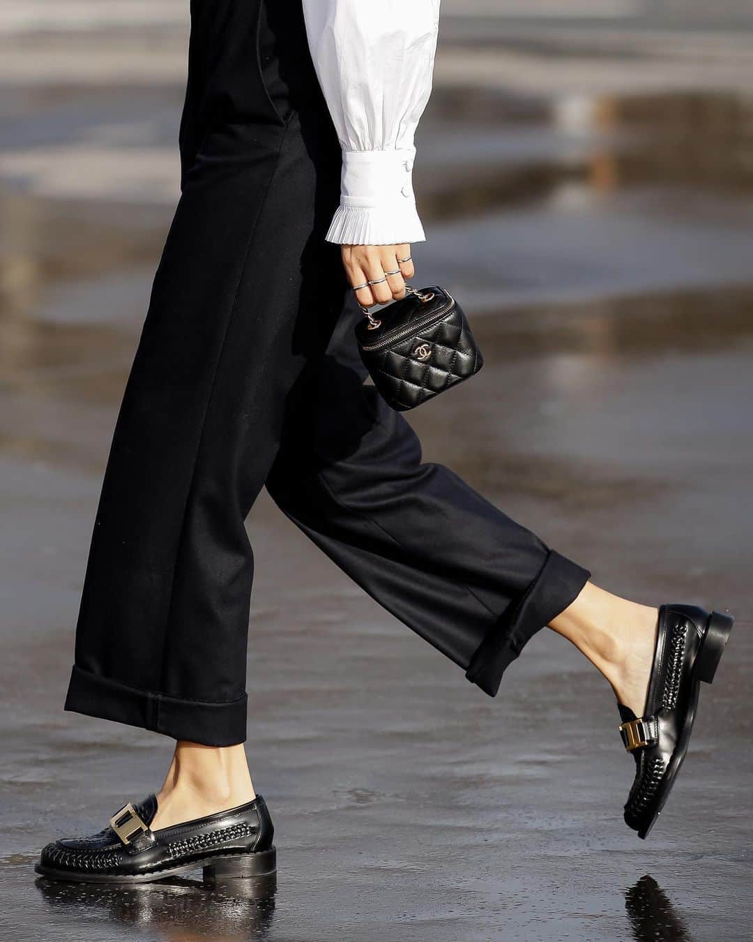 GILTのインスタグラム：「Chunky loafers are fall’s emerging It shoe. To say we’re obsessed would be an understatement.」