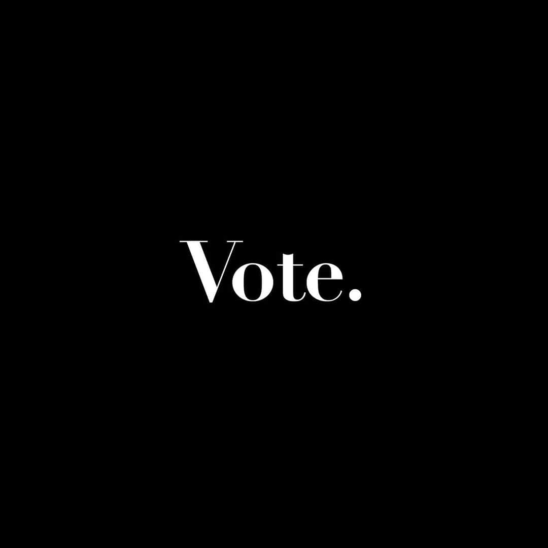のインスタグラム：「Words alone won’t bring change to the violence and pain Black Americans face every day. Like our partners in the NBA, we stand against racism and believe in meaningful action.⠀ ⠀ We’re joining forces with Time to Vote, providing all New Balance associates with flexible schedules on November 3rd to make their voices heard.⠀ ⠀ Today, we are also donating $1.25 million in protective masks to voter registration organizations, including @whenweallvote, @natlvoterregday, and @untilwedoitorg, so they can safely register new voters.⠀ ⠀ We believe that when everyone participates equally, justice will follow.」