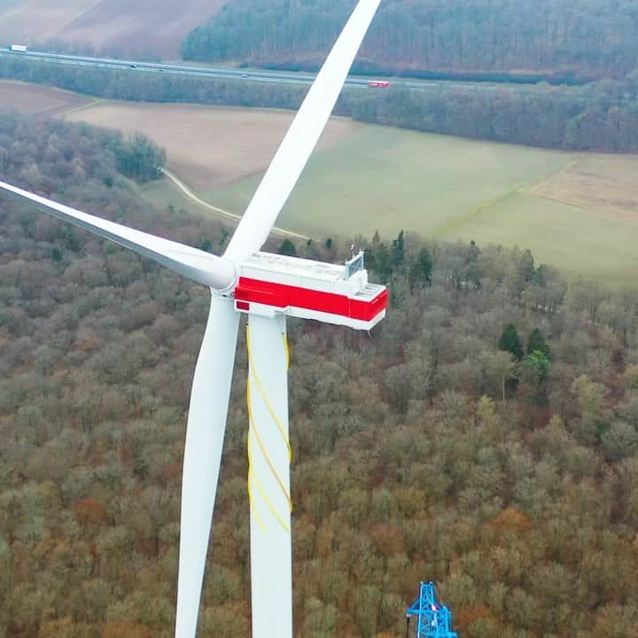 GeneralElectricのインスタグラム：「What’s 240 meters tall and can generate enough electricity to power 5,000 European homes?  That’d be the Cypress, the most powerful onshore wind turbine in the world.」