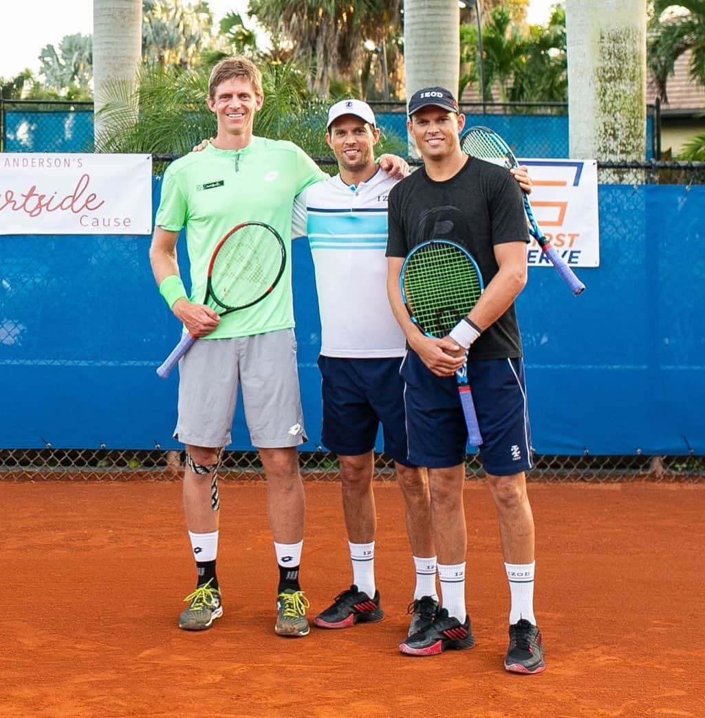 ケビン・アンダーソンさんのインスタグラム写真 - (ケビン・アンダーソンInstagram)「Congrats on an amazing career guys. We’re gonna miss you out on the road. Now that the tennis is done you can focus on your real careers: 🎸🥁 😊」8月29日 3時02分 - kandersonatp