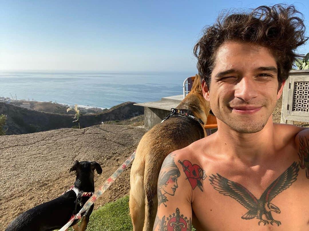 タイラー・ポジーのインスタグラム：「Woke up anxious yesterday. Woke up grateful today. Life’s full of ups and downs. Take each one for what they are and grow. Don’t stop learning and growing. Love you guys」