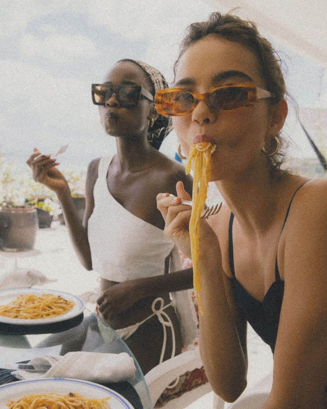 Inka Williamsさんのインスタグラム写真 - (Inka WilliamsInstagram)「Feeling like we’re in a European summer 🍝🍷」8月29日 3時55分 - inkawilliams