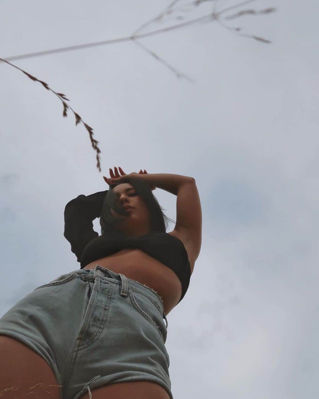 ハドソンのインスタグラム：「Haley cutting up in our Cara High-Rise Short.」