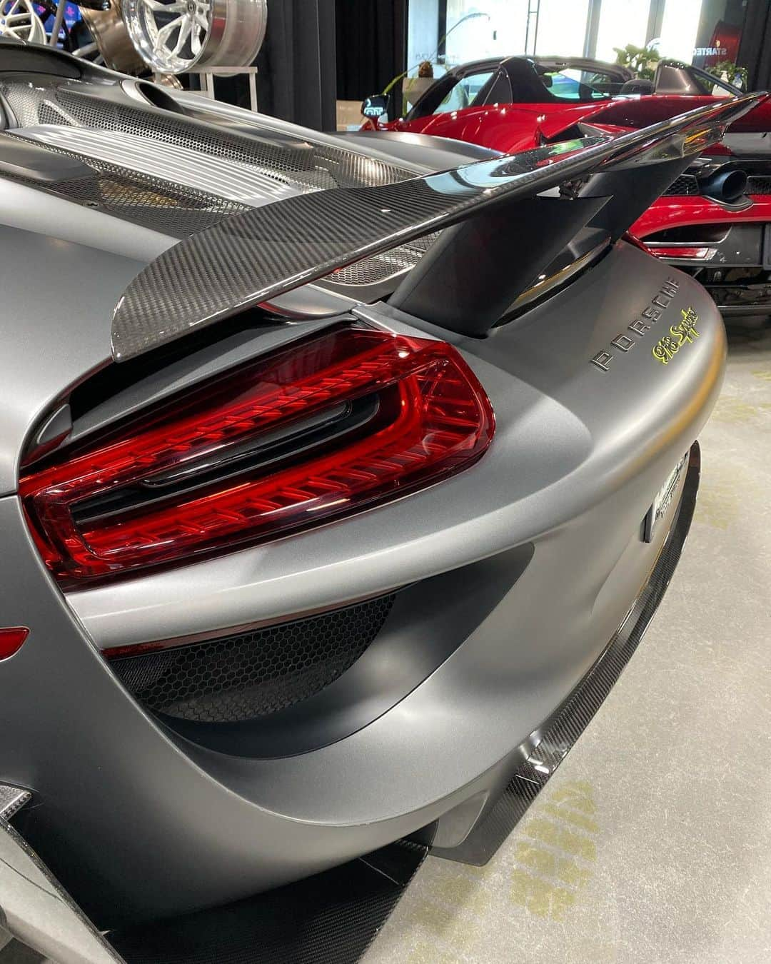 CarsWithoutLimitsさんのインスタグラム写真 - (CarsWithoutLimitsInstagram)「Porsche 918 Spyder #611 @toyzautoart  #CarsWithoutLimits #Porsche #918Spyder」8月29日 5時36分 - carswithoutlimits