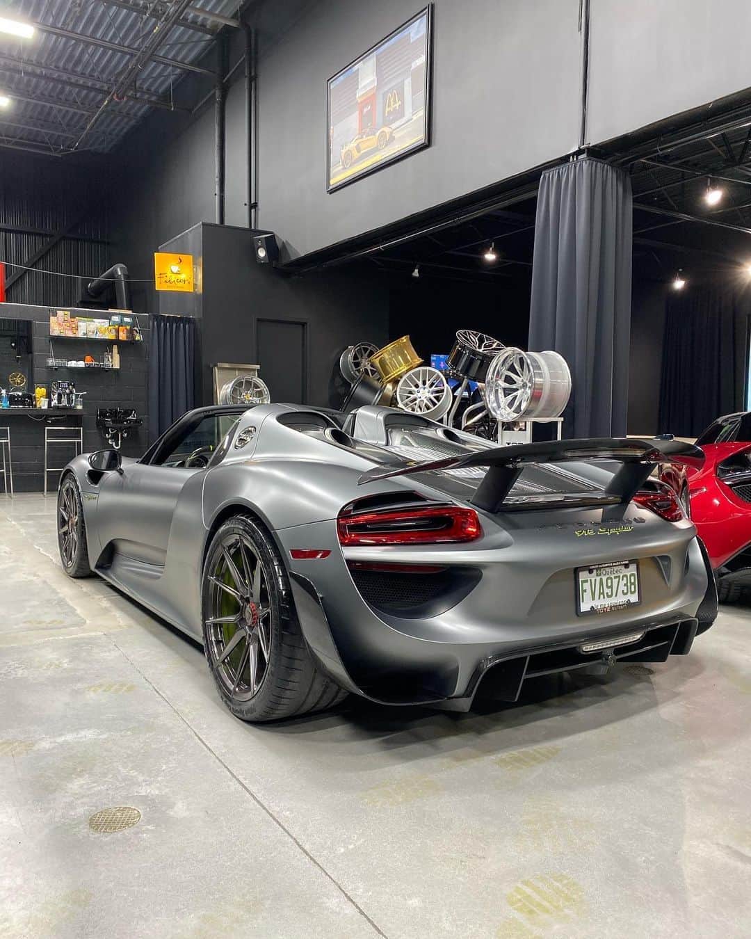 CarsWithoutLimitsさんのインスタグラム写真 - (CarsWithoutLimitsInstagram)「Porsche 918 Spyder #611 @toyzautoart  #CarsWithoutLimits #Porsche #918Spyder」8月29日 5時36分 - carswithoutlimits