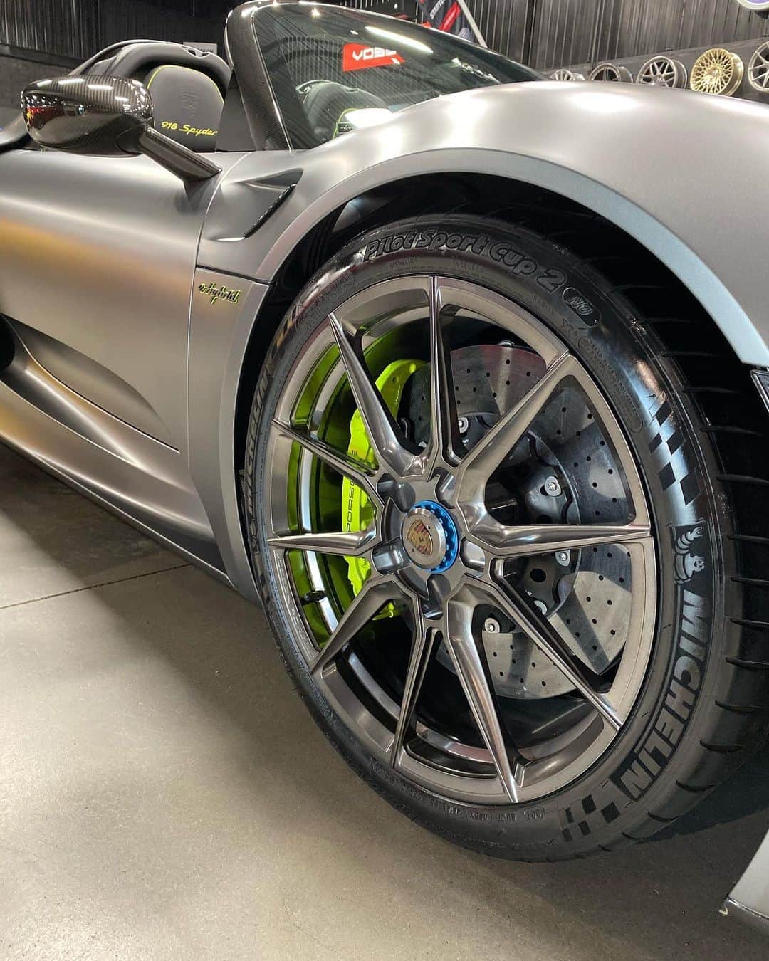 CarsWithoutLimitsさんのインスタグラム写真 - (CarsWithoutLimitsInstagram)「Porsche 918 Spyder #611 @toyzautoart  #CarsWithoutLimits #Porsche #918Spyder」8月29日 5時36分 - carswithoutlimits